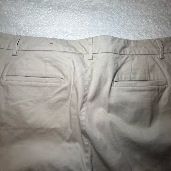 Talbots Khaki Perfect Skimmers with Leg Button Detail Size 16 - Picture 9 of 15